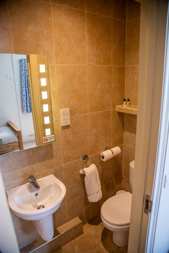 Bathroom 4, The Masons Arms, Somerset