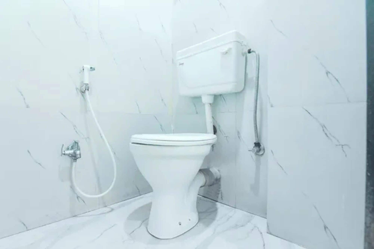 Bathroom 5, Fabhotel Kolkata Park Inn, Kolkata