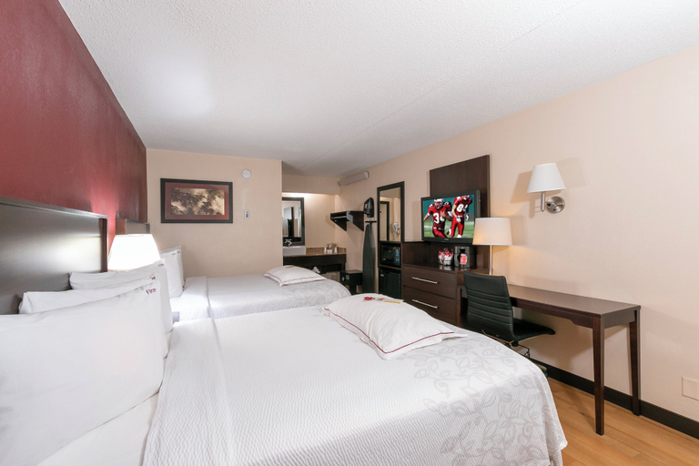 Bedroom 3, Red Roof Inn PLUS+ Boston - Framingham, Middlesex