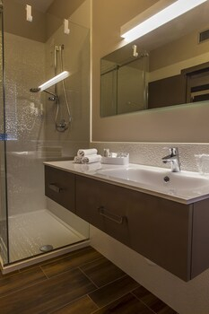 Bathroom 4, Residence Nazionale Matera, Matera