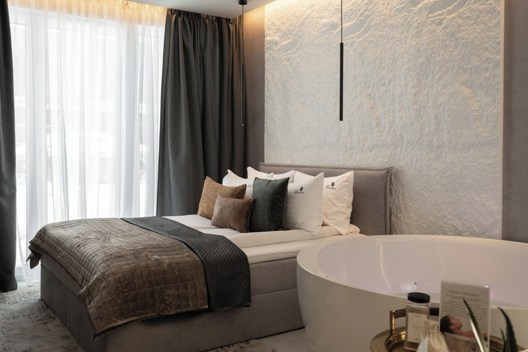 Room 3, Gatsby - Apartment with Sauna & Jacuzzi, Gdańsk City