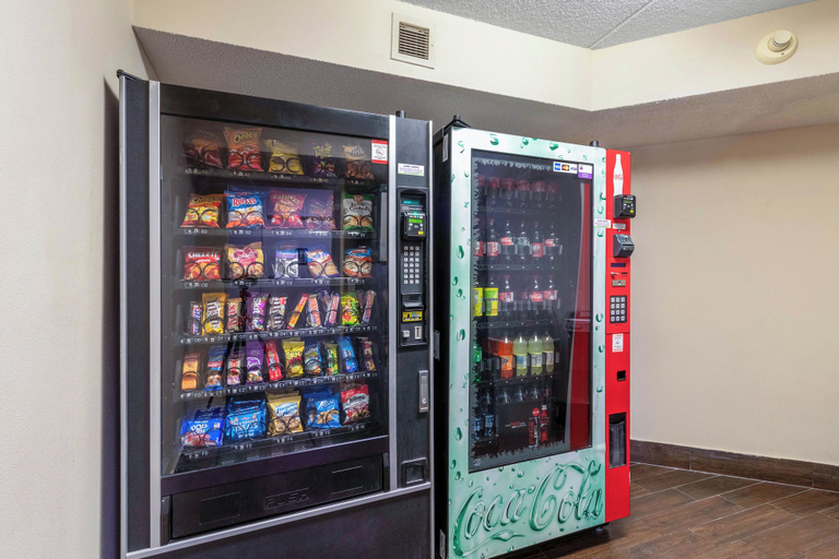 Food & Drinks, Red Roof Inn PLUS+ El Paso East, El Paso