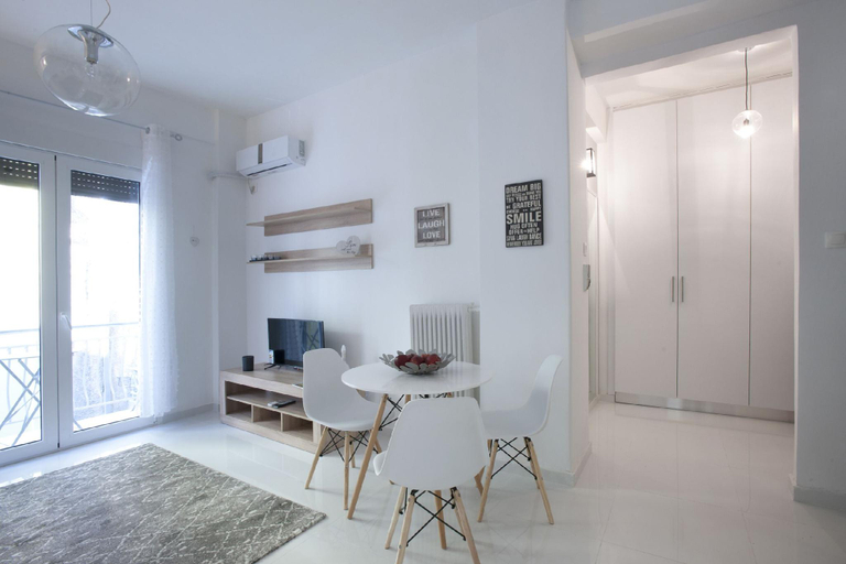Others 5, Victoria Square, Cozy and Stylish Apartment, Attica