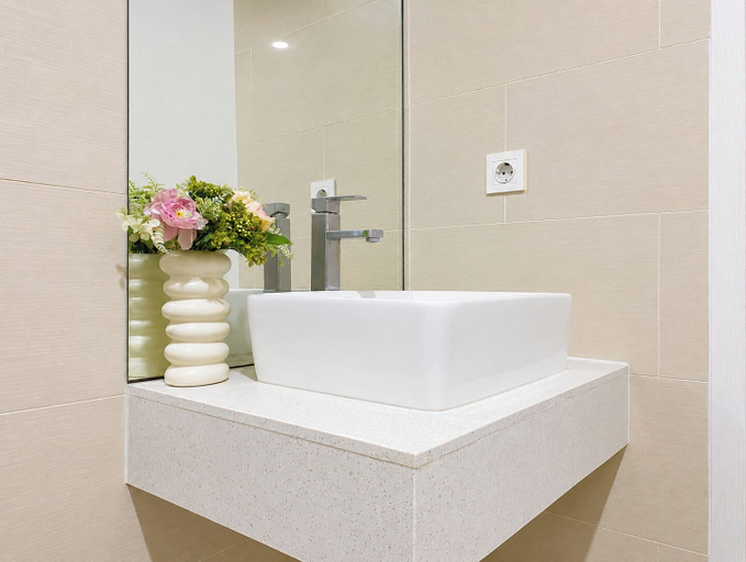 Bathroom 4, Light Filled 3Br At Apartment Daan Mogot City, West Jakarta