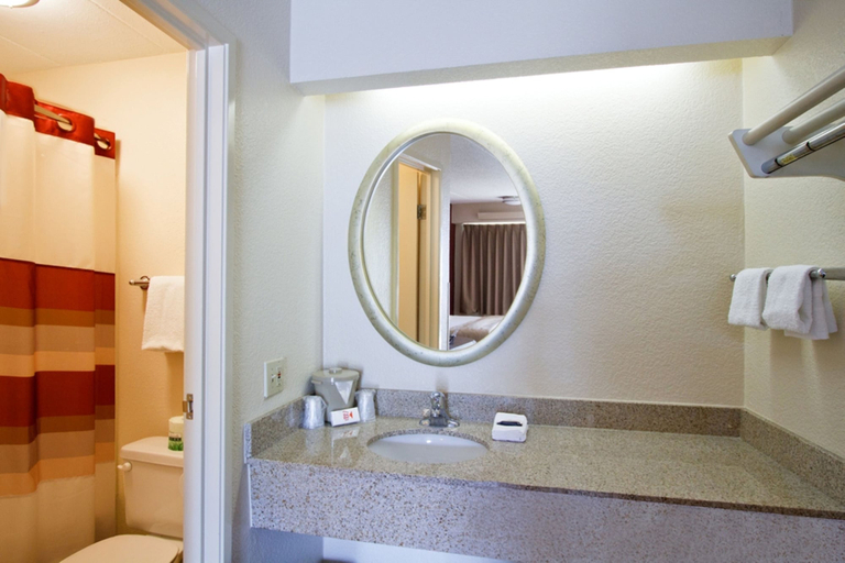 Bathroom 4, Red Roof Inn Canton, Stark
