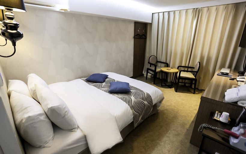 Bedroom 4, Yeoju Reverse Hotel, Yeoju