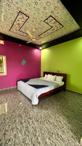 Bedroom 1, Hampi Amrutha Homestay, Bellary