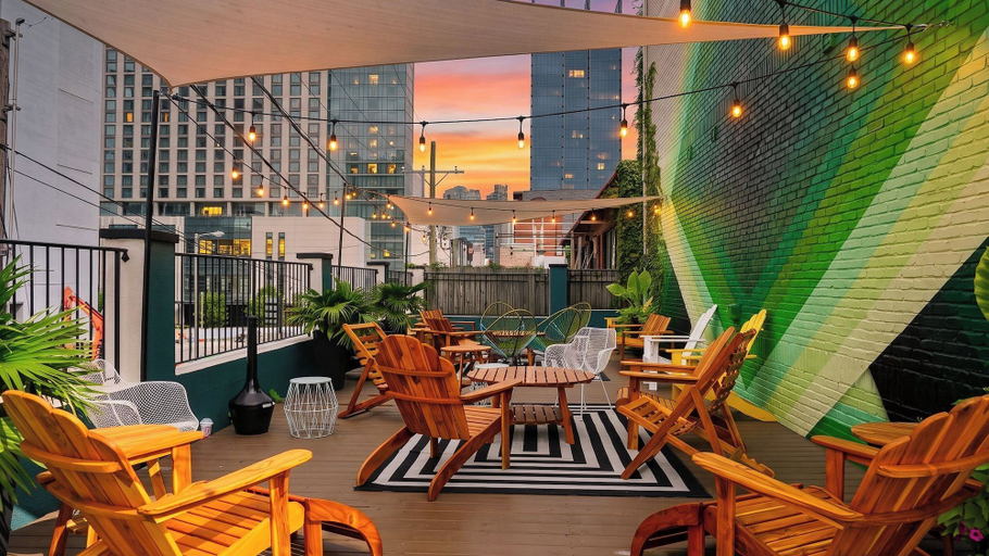 Food & Drinks, The Sobro Guest House by AvantStay, Davidson