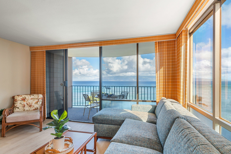 Interior 3, Oceanfront 1BD Condo w Stunning Maui Views Valley Isle 904, Maui