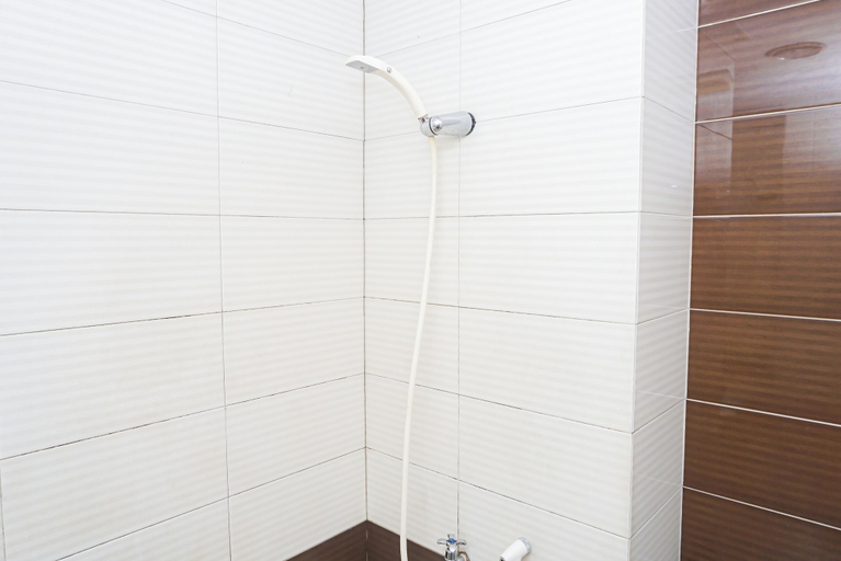 Bathroom 4, Minimalist Studio At Margonda Residence 3 Apartment, Depok
