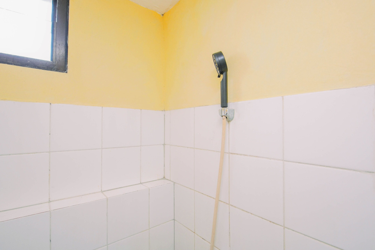 Bathroom 2, Warm And Efficient Studio At Apartment Kebagusan City, Jakarta Selatan
