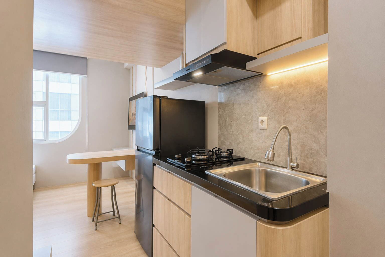 Private kitchen 2, Stylish And Warm Studio At Apartment The City Square Surabaya, Surabaya