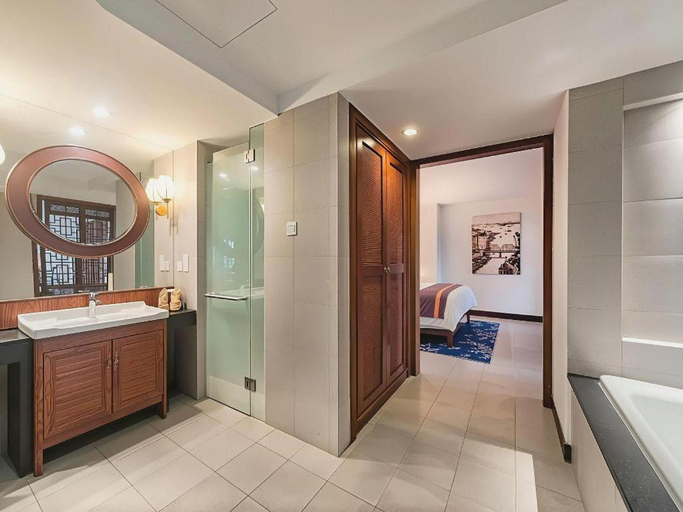 Bathroom 4, Haikou West Coast Hotel, Hainan