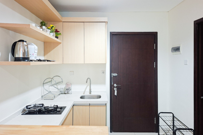 Private kitchen 2, Decent Living In 1Br At Apartment Brooklyn Alam Sutera, Tangerang