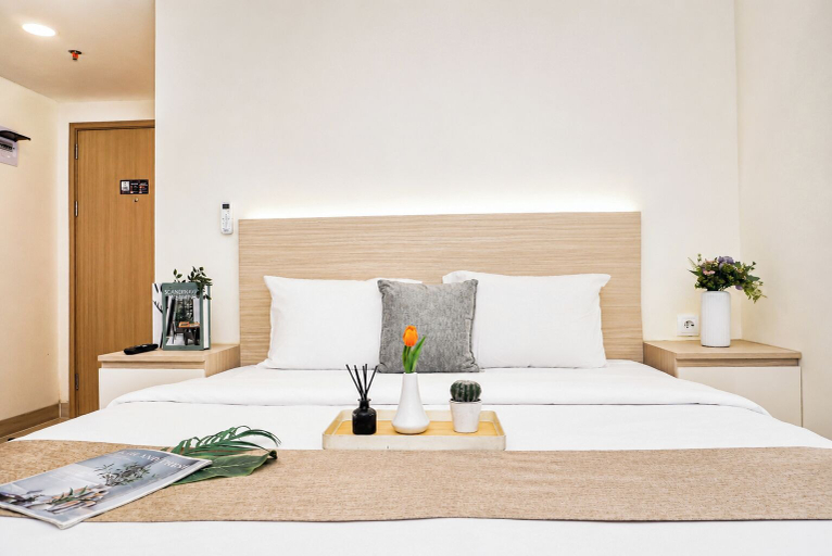 Room 4, Warm Studio Room At Apartment Meikarta District 2 Near Dian Harapan School, Cikarang
