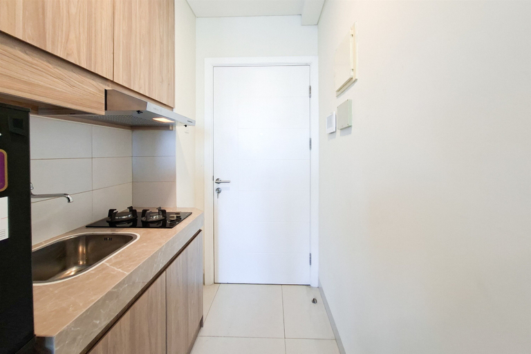 Private kitchen 4, Warm Minimalist Studio At Apartment Harcosky Residence, Jakarta Barat