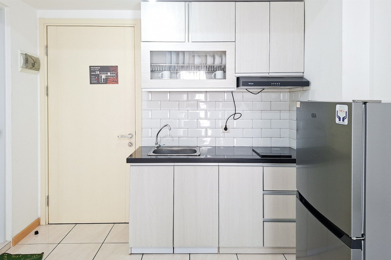Private kitchen 5, Clean And Cozy 2Br At Apartment M-Town Residence, Tangerang