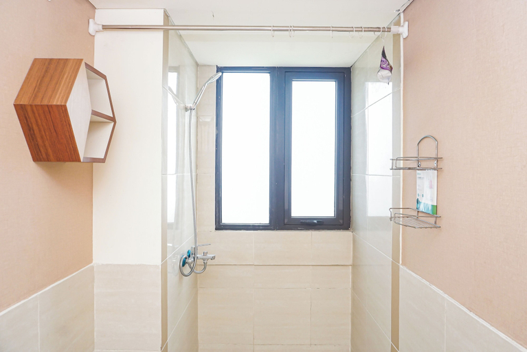 Bathroom 2, Serene Spacious 3Br At Apartment Meikarta District 1, Cikarang