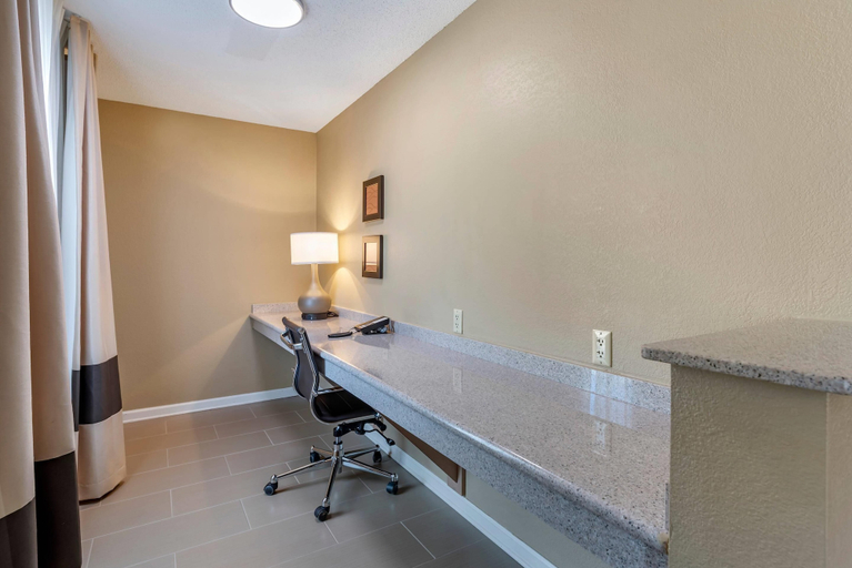 Bathroom 3, Comfort Inn & Suites Bryant - Benton, Saline
