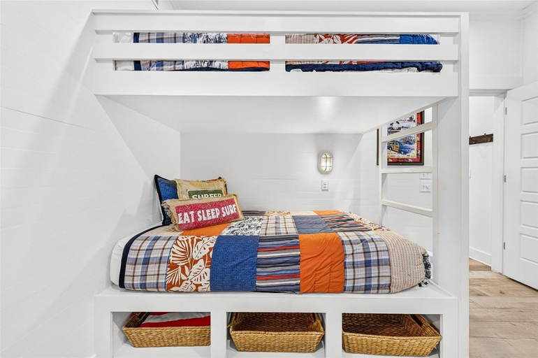 Bedroom 3, Endless Summer TC 2302, Nueces