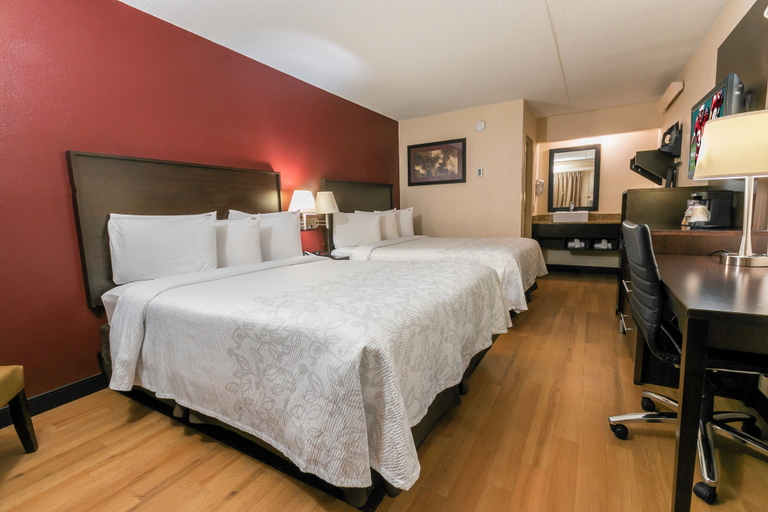 Bedroom 3, Red Roof Inn PLUS+ Baltimore North - Timonium, Baltimore