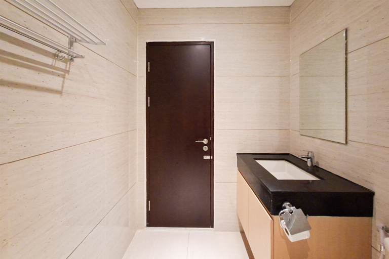 Bathroom, Decent Living In 1Br At Apartment Brooklyn Alam Sutera, Tangerang