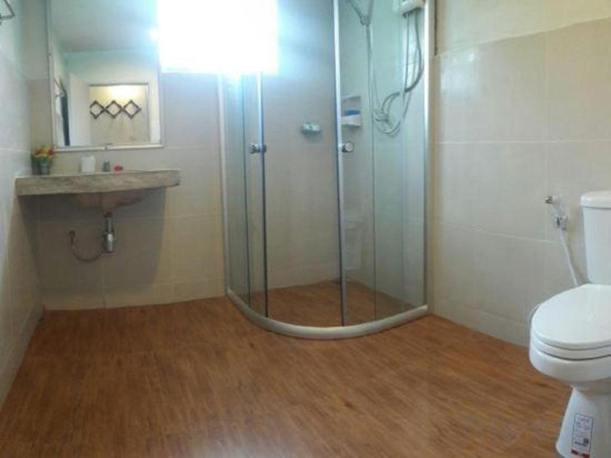 Bathroom 4, Tanaosri & Creekside Resort, Suan Phung