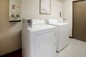 Laundry Room, Econo Lodge Laramie, WY, Albany