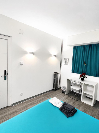 Bedroom 2, CasaGoa Rooms, Madrid