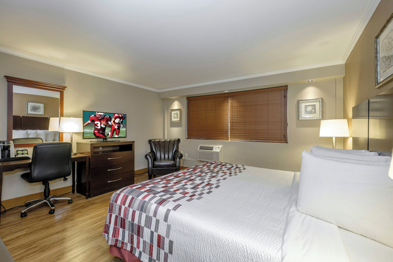 Bedroom 3, Red Roof Inn & Suites Herkimer, Herkimer