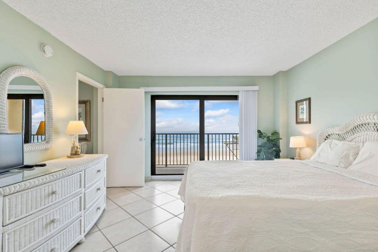 1, Sweet Sunrise Oceanfront Condo w Pool Hot Tub, Volusia
