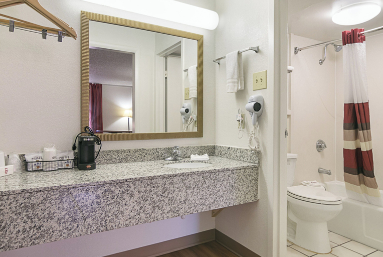 Bathroom 4, Red Roof Inn Forsyth, Monroe