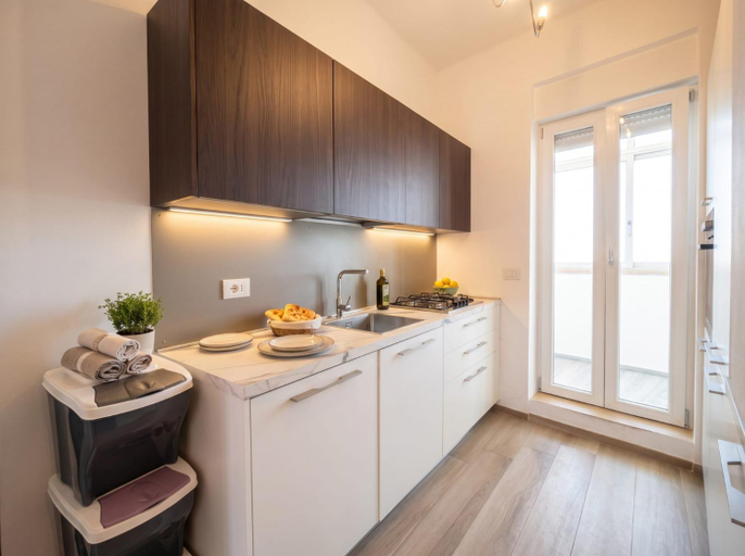 Others 3, Oberdan Apartments, Bari