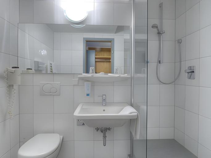 Bathroom 3, Durer Hotel Nurnberg, Nürnberg