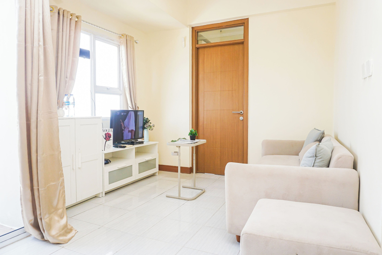 Living room 5, Comfortable Combined Unit 1Br With Extra Room At Apartemen Cinere Resort, Depok