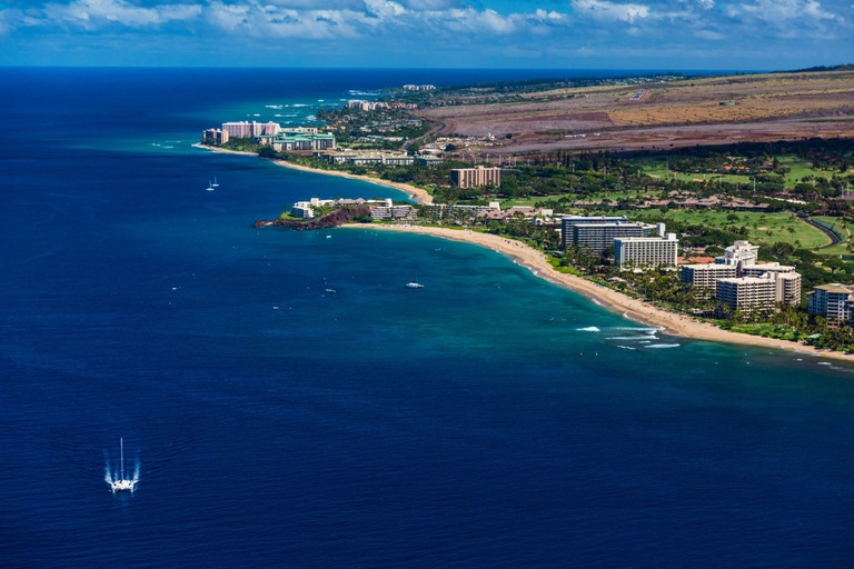 Exterior 2, Updated Beachfront Luxury Condo w Pool - Honua Kai 1024, Maui