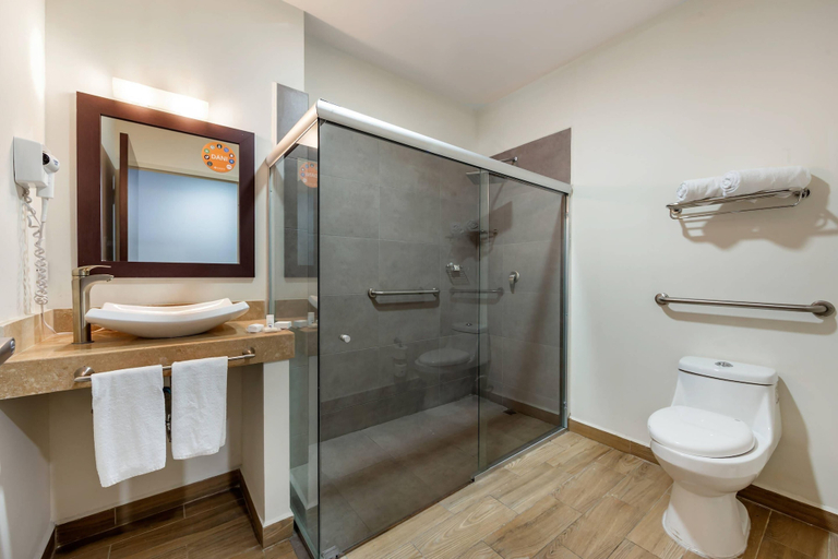 Bathroom 4, Sleep Inn Tijuana, Tijuana