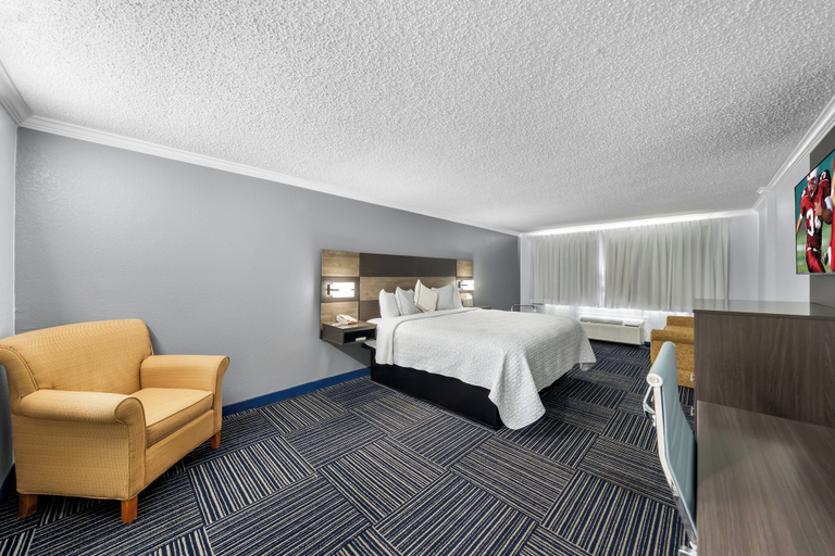 Bedroom 4, Admiralty Inn & Suites - a Red Collection Hotel, Barnstable