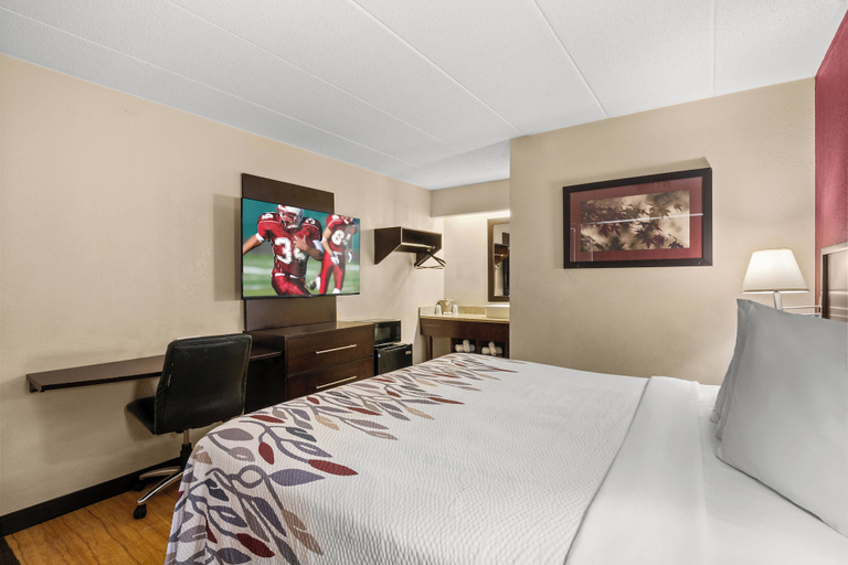 Bedroom 3, Red Roof Inn Lansing East – MSU, Ingham