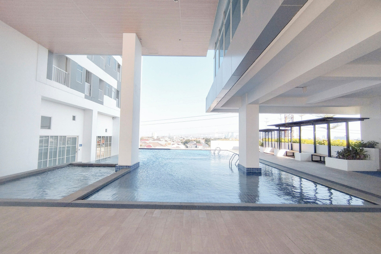 Pool, Modern And Convenient Studio At Apartment Kyo Society, Surabaya