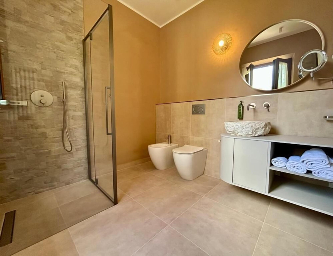 Bathroom 4, La Pépite, Lucca