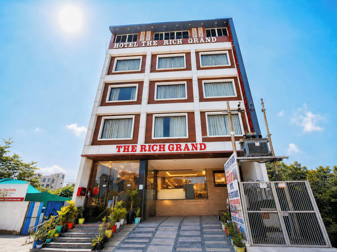 Exterior & Views 2, HOTEL The Rich Grand, Agra