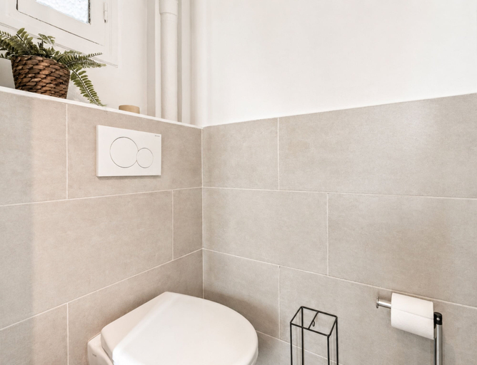 Bathroom 2, 1536 Daumesnil, Paris