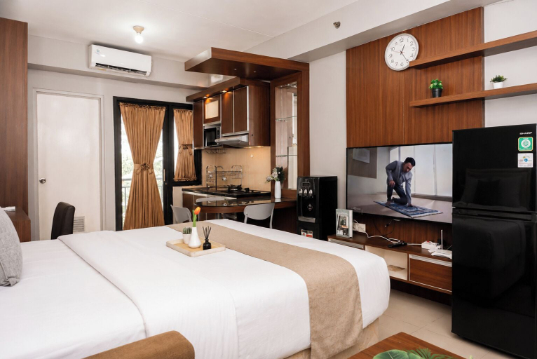 Interior 2, Good Warm Studio Room At Apartment Metropark Condominium Jababeka, Cikarang