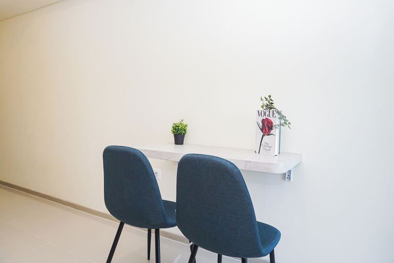 Room 4, Best Deal Studio At Apartment Meikarta District 2, Cikarang