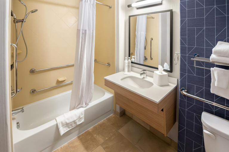 Bathroom 5, Spark by Hilton Grand Island, Hall