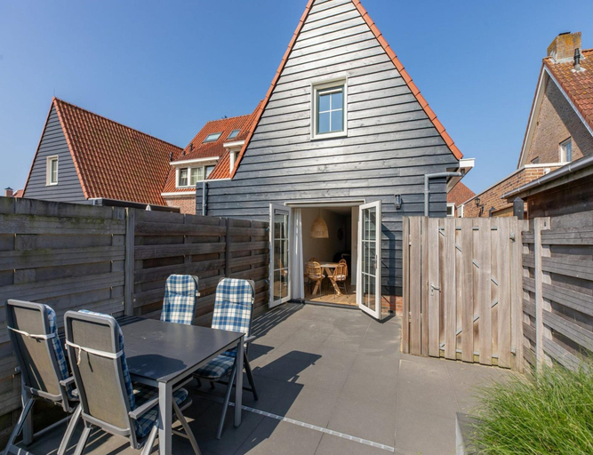 Others 2, Holiday Home in Domburg Near the Beach, Veere