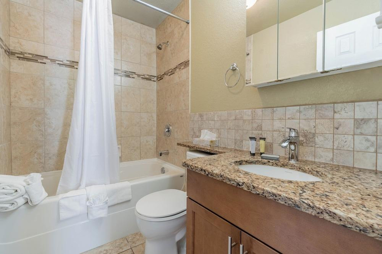 Bathroom 3, Safari Beach Resort, Okanagan-Similkameen