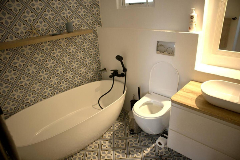 Bathroom 3, The Istana, Santorini estate, iLembe