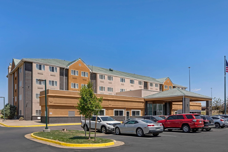 Exterior & Views 2, Quality Inn & Suites Denver International Airport, Adams